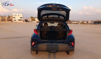 
										Toyota C-HR Hybrid full									