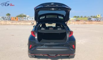 
										Toyota C-HR Hybrid full									